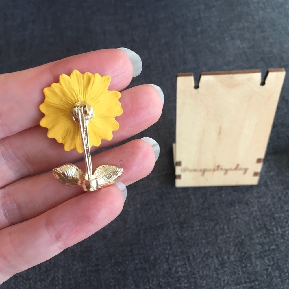 Sunflower Enamel + Rhinestone Fashion Brooch Pin, Yellow, Gold, White - Picture 4 of 17